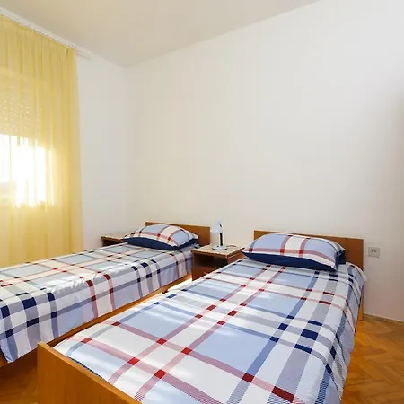 Lucia Апартаменти *